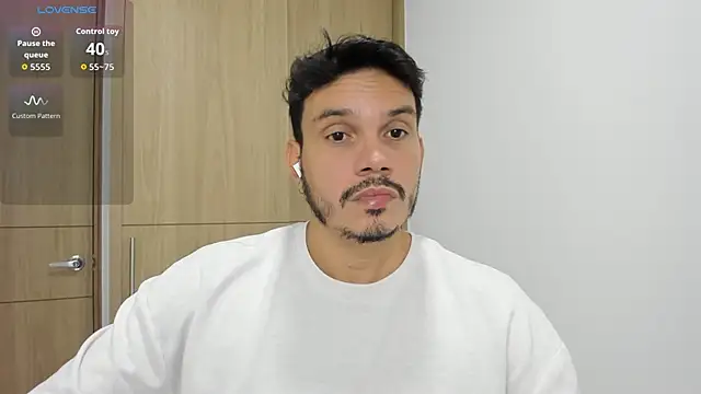 alejandro stark online show from October 18, 9:59 pm