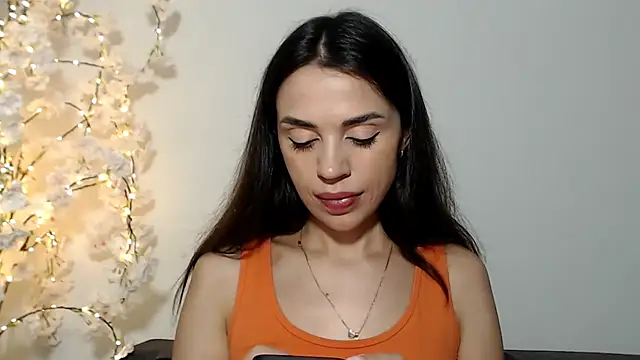 Snapshot of Mika_Gold chatting on October 15, 11:43 am Mika Gold online show from October 15, 11:43 am