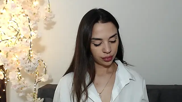 Snapshot of Mika_Gold chatting on October 30, 4:41 pm Mika Gold online show from October 30, 4:41 pm