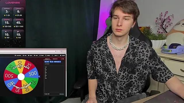 Snapshot of Vincent_Strong chatting on October 19, 9:43 am Vincent Strong online show from October 19, 9:43 am