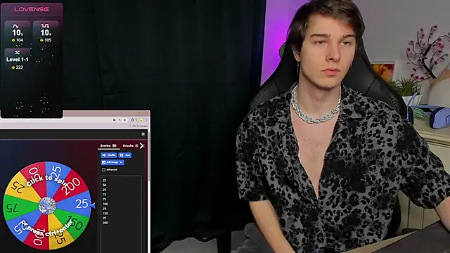 Snapshot of Vincent_Strong chatting on November 3, 9:21 am Vincent Strong online show from November 3, 9:21 am