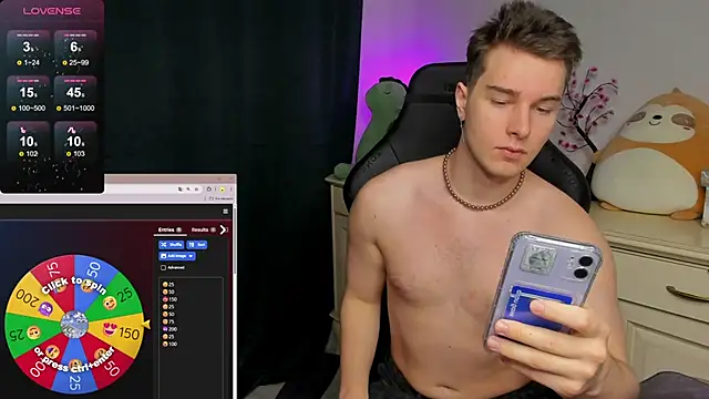 Snapshot of Vincent_Strong chatting on November 22, 8:57 am Vincent Strong online show from November 22, 8:57 am