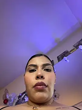 GigiiStone online show from December 17, 9:54 pm