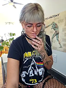 anyalikestosuck online show from January 15, 8:01 pm