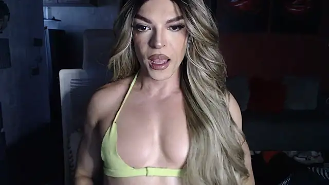 Snapshot of allifit01 chatting on April 11, 11:47 am allifit01 online show from April 11, 11:47 am