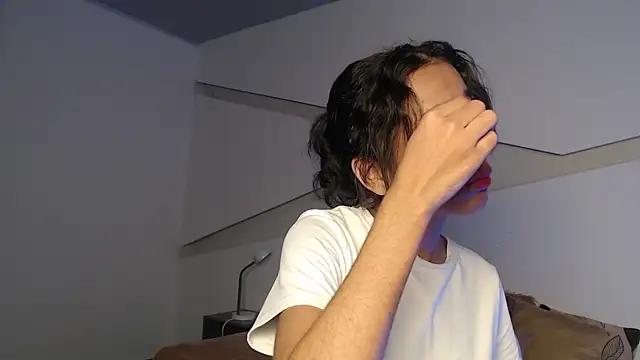 hot little bunny online show from October 20, 9:04 pm