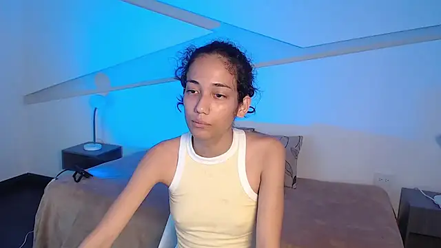 hot little bunny online show from December 21, 9:22 pm