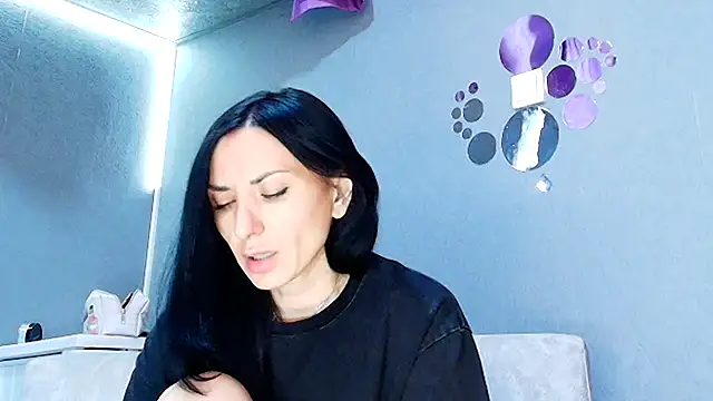Snapshot of Siaconna chatting on June 11, 9:51 am Siaconna online show from June 11, 9:51 am