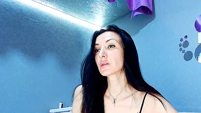 Snapshot of Siaconna chatting on June 24, 7:40 am Siaconna online show from June 24, 7:40 am