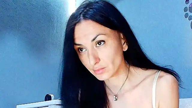 Snapshot of Siaconna chatting on July 8, 8:19 am Siaconna online show from July 8, 8:19 am