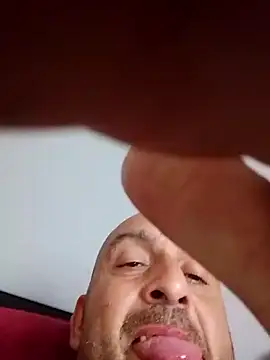 Snapshot of AzOZx9 chatting on September 18, 6:59 am AzOZx9 online show from September 18, 6:59 am