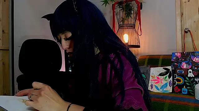 VickyJackson  online show from December 10, 1:54 am