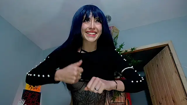 VickyJackson  online show from December 11, 8:18 pm