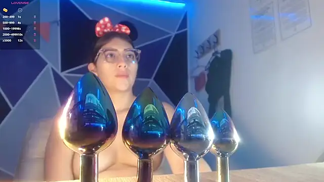 DaMikaela  online show from October 9, 7:34 pm