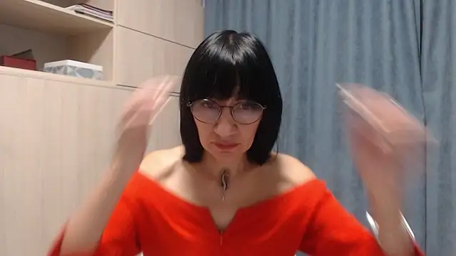 Erica95Bloom online show from January 2, 7:07 pm