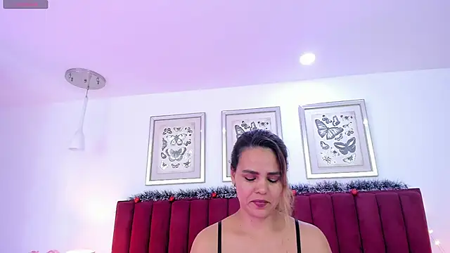 Snapshot of MarieKoster chatting on December 15, 2:30 am MarieKoster online show from December 15, 2:30 am
