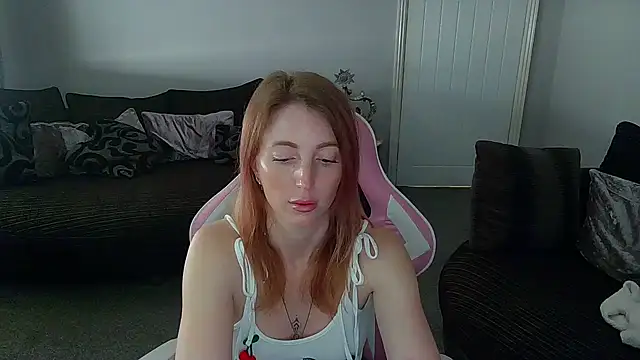 Red firesquirt online show from May 6, 11:15 am