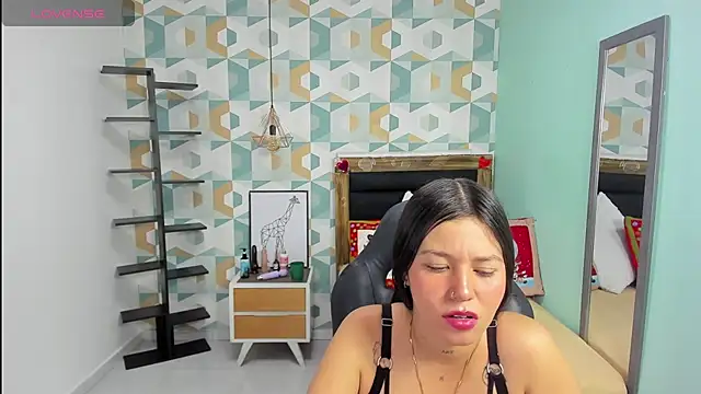 LORENADAVIES online show from December 2, 4:57 pm