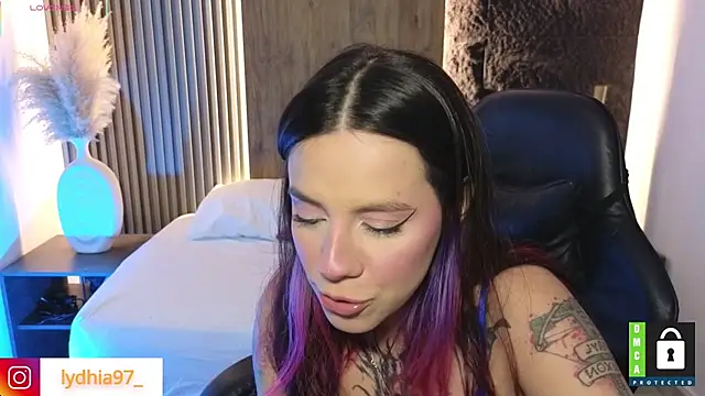 Snapshot of lydhia97_ chatting on January 17, 5:21 am lydhia97 online show from January 17, 5:21 am