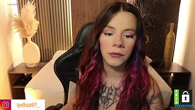 Snapshot of lydhia97_ chatting on January 30, 8:43 am lydhia97 online show from January 30, 8:43 am