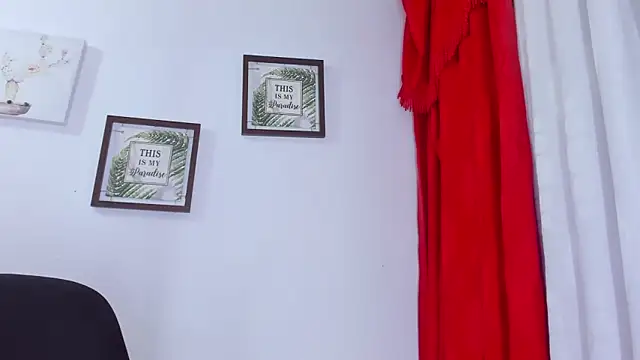 Snapshot of Victoria_Caruso chatting on December 7, 12:30 am Victoria Caruso online show from December 7, 12:30 am