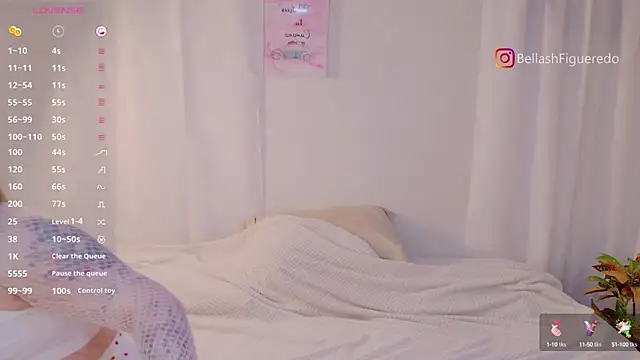 Snapshot of IsabellaFigueredo__ chatting on February 14, 4:15 am IsabellaFigueredo online show from February 14, 4:15 am