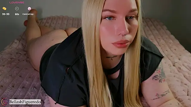 Snapshot of IsabellaFigueredo__ chatting on February 6, 12:37 am IsabellaFigueredo online show from February 6, 12:37 am