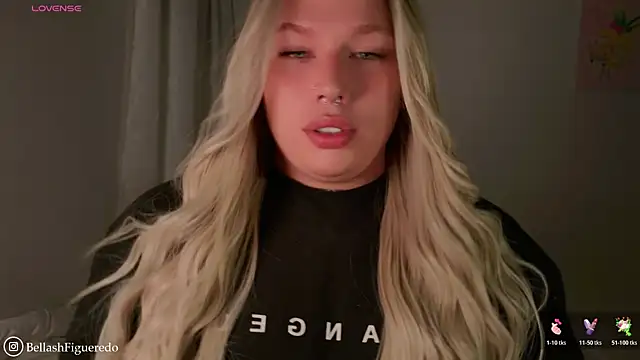 Snapshot of IsabellaFigueredo__ chatting on February 23, 9:50 am IsabellaFigueredo online show from February 23, 9:50 am