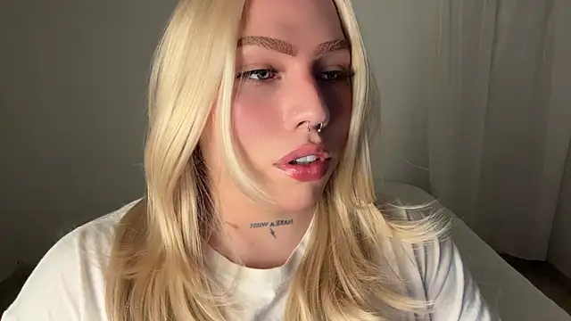 Snapshot of IsabellaFigueredo__ chatting on March 3, 2:07 am IsabellaFigueredo online show from March 3, 2:07 am