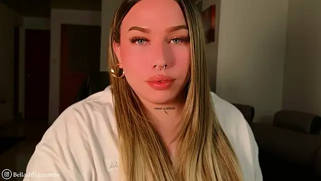 IsabellaFigueredo   online show from April 19, 11:20 am