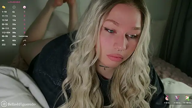Snapshot of IsabellaFigueredo__ chatting on May 23, 12:42 pm IsabellaFigueredo online show from May 23, 12:42 pm