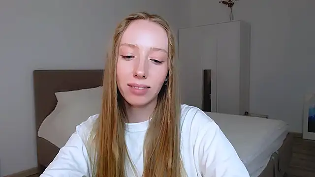 Luna insniity online show from December 9, 3:18 am