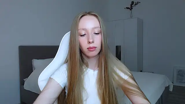 Luna insniity online show from September 17, 8:10 pm