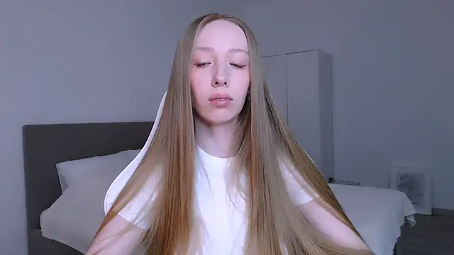 Luna insniity online show from February 24, 8:51 pm