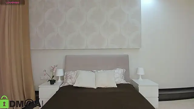 Donna Evans online show from February 18, 11:55 pm