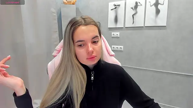 Donna Evans online show from March 8, 11:52 pm