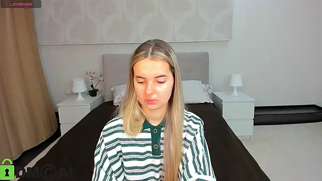 Donna Evans online show from April 2, 11:57 pm