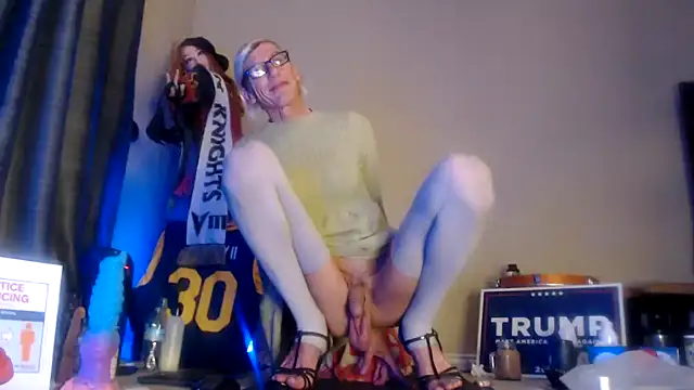 Snapshot of Taylorsexbot chatting on January 4, 3:29 am Taylorsexbot online show from January 4, 3:29 am