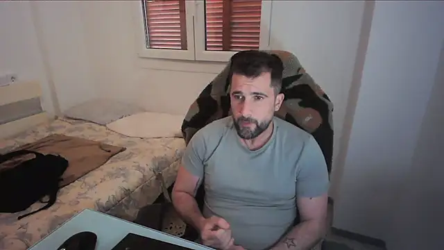 Snapshot of alex877x chatting on April 25, 11:46 am alex877x online show from April 25, 11:46 am