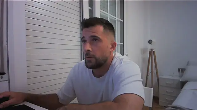 Snapshot of alex877x chatting on July 3, 8:37 pm alex877x online show from July 3, 8:37 pm