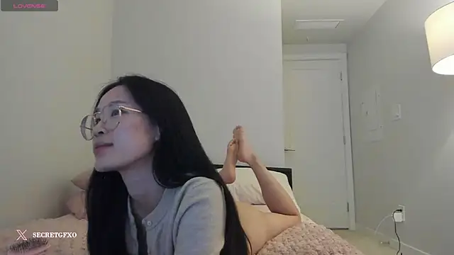 Snapshot of secretgirlfriendxo chatting on December 9, 7:39 am secretgirlfriendxo online show from December 9, 7:39 am