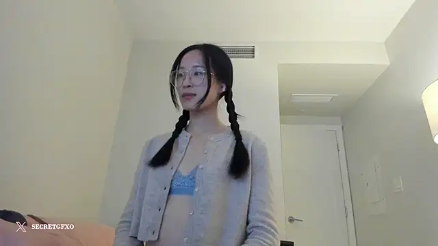 Snapshot of secretgirlfriendxo chatting on December 11, 6:58 am secretgirlfriendxo online show from December 11, 6:58 am