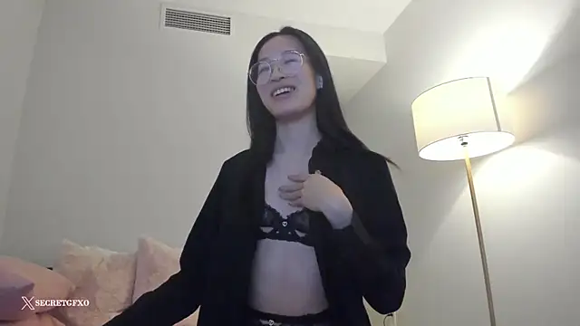 Snapshot of secretgirlfriendxo chatting on December 23, 5:17 am secretgirlfriendxo online show from December 23, 5:17 am