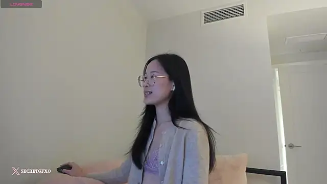 Snapshot of secretgirlfriendxo chatting on February 2, 6:26 am secretgirlfriendxo online show from February 2, 6:26 am