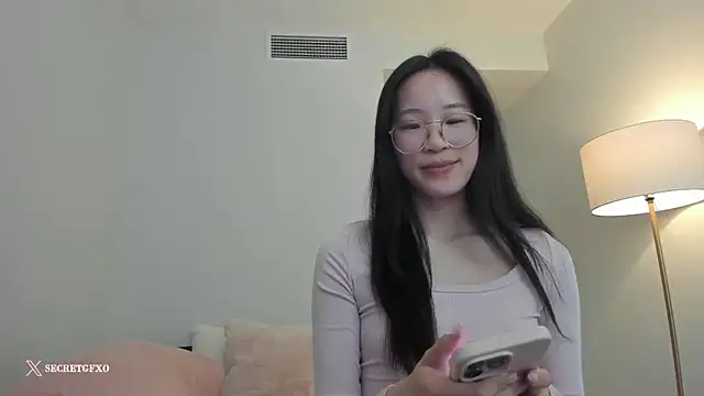 Snapshot of secretgirlfriendxo chatting on March 19, 4:13 pm secretgirlfriendxo online show from March 19, 4:13 pm