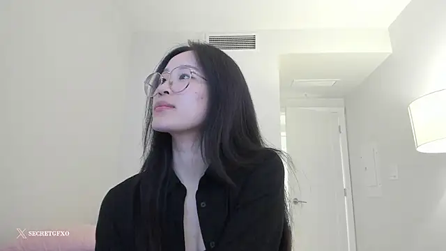 Snapshot of secretgirlfriendxo chatting on March 22, 8:29 am secretgirlfriendxo online show from March 22, 8:29 am