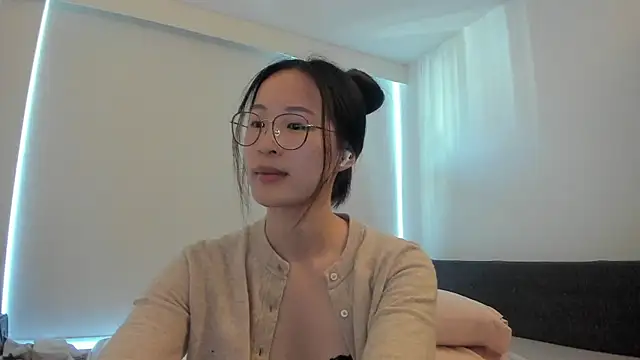 Snapshot of secretgirlfriendxo chatting on June 13, 12:08 am secretgirlfriendxo online show from June 13, 12:08 am