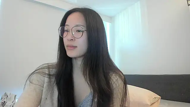 Snapshot of secretgirlfriendxo chatting on June 16, 10:34 pm secretgirlfriendxo online show from June 16, 10:34 pm