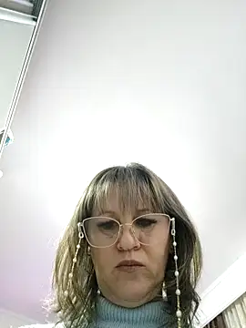 naughtymilfT online show from February 20, 5:18 pm