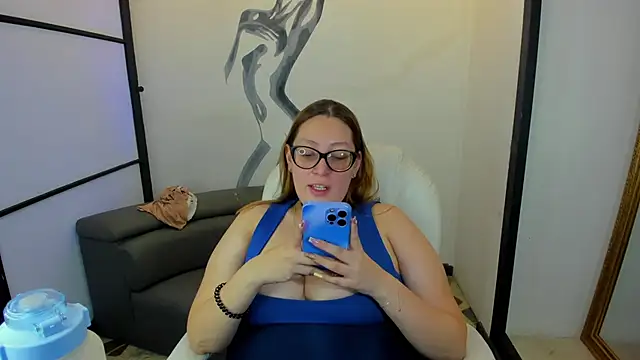 NiickyJones online show from January 14, 1:04 am